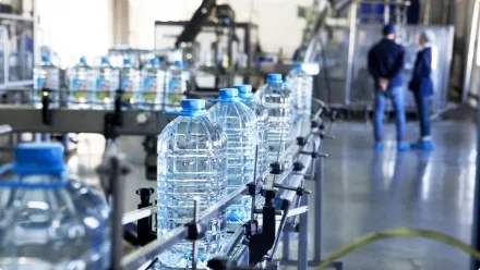 工場での生産ラインの安全確認